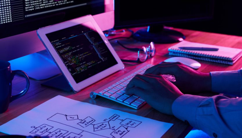 Pourquoi faire appel à un freelance webdesigner pour booster sa présence en ligne 